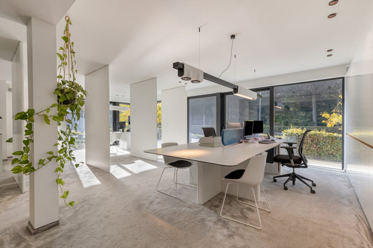 Instapklaar kantoor te huur op toplocatie in Roeselare - foto 1