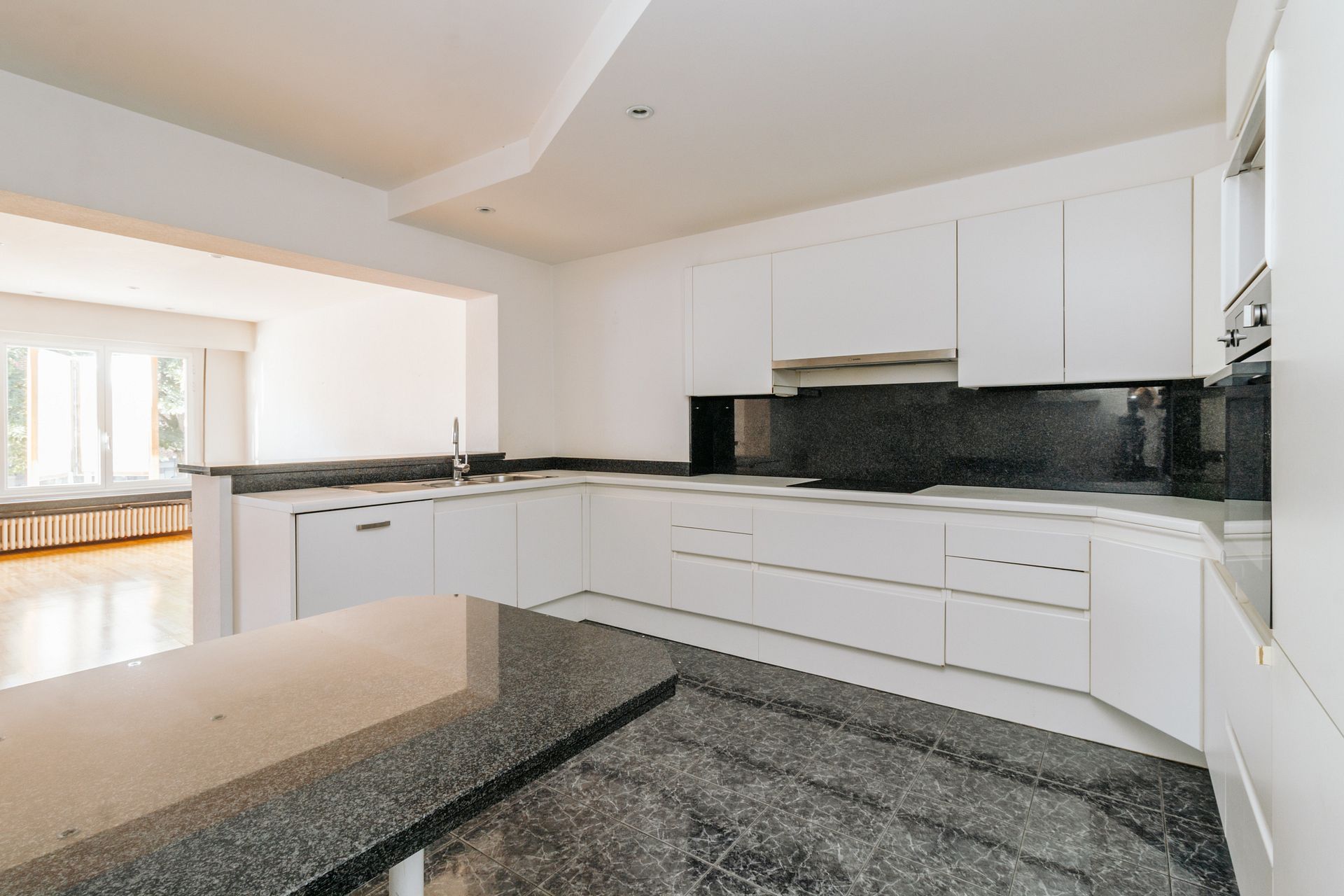 Zeer ruim 2-slaapkamerappartement in het centrum van Wilrijk - foto 5