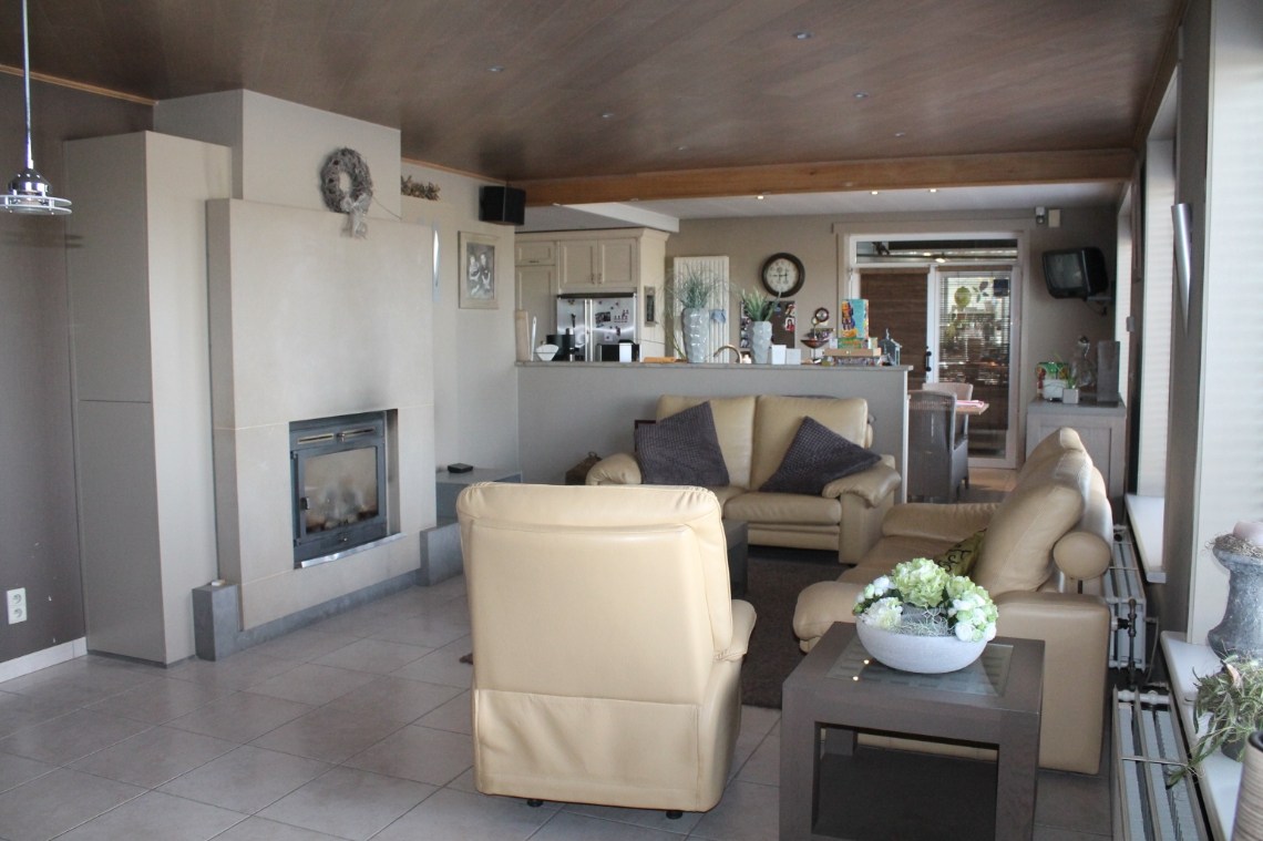 Ruime woning met 5 slaapkamers - foto 3