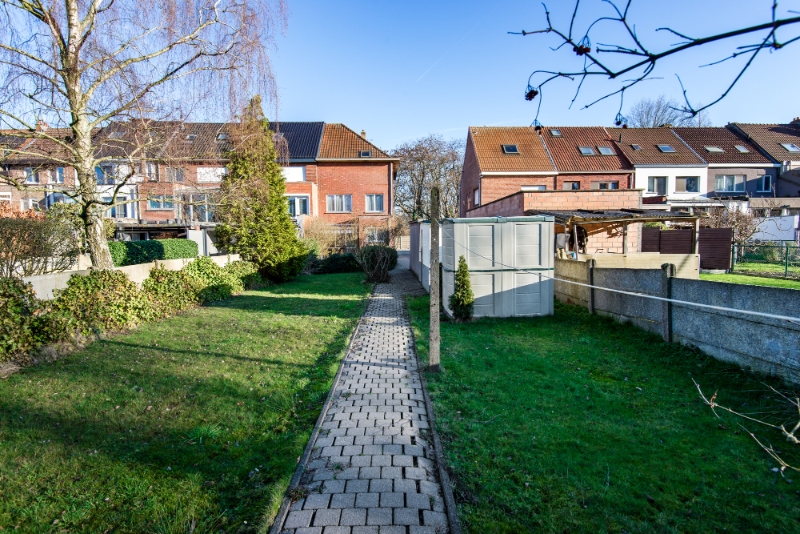 Centraal gelegen HOB met 3, mog. 5 SLK, garage en tuin - foto 4