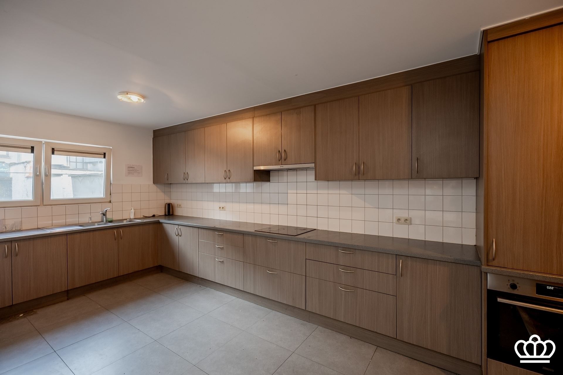 Apartment building - photo 5
