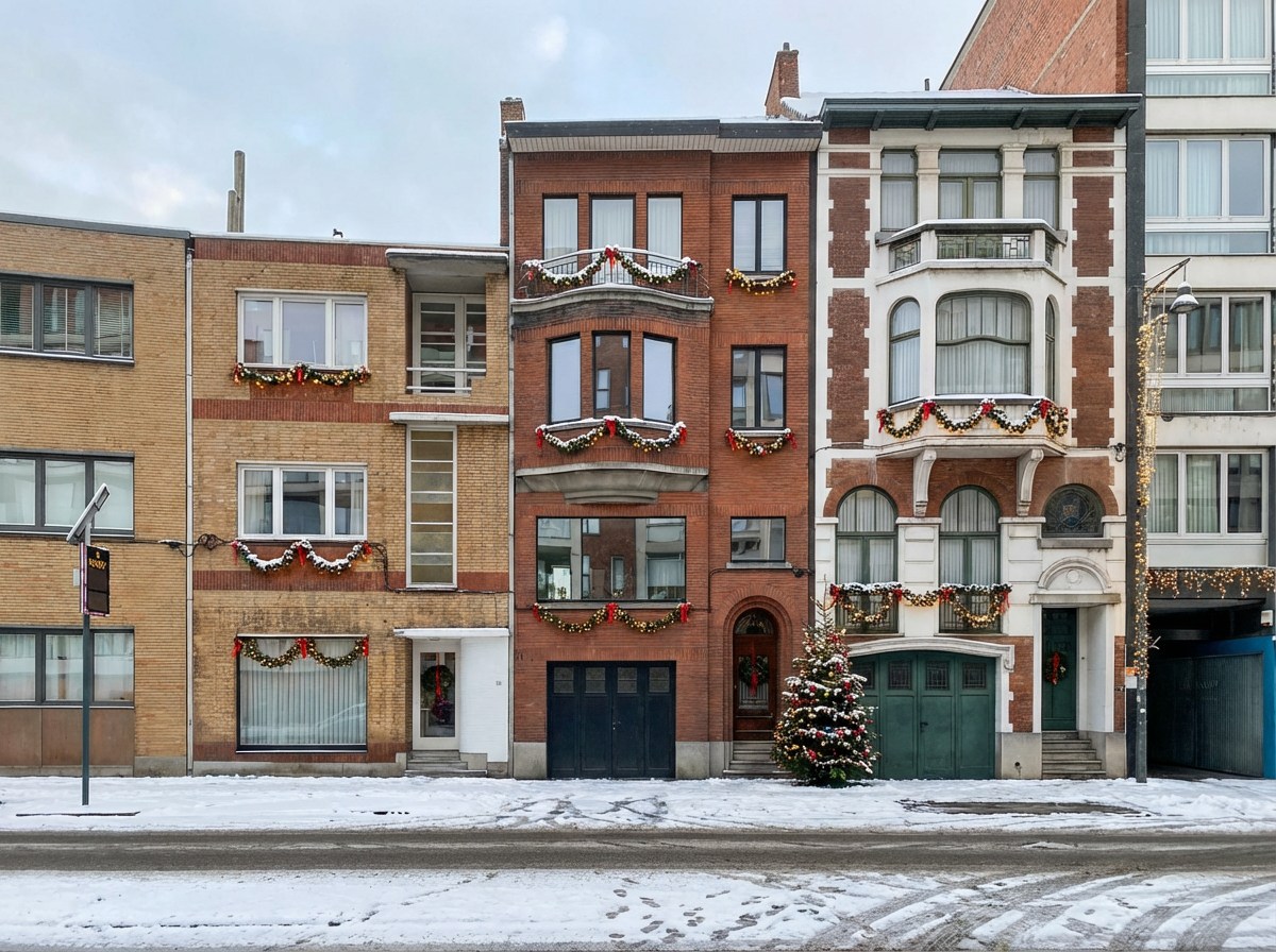 Karaktervol en uniek herenhuis van +- 352m2 in Hasselt centrum. - foto 1