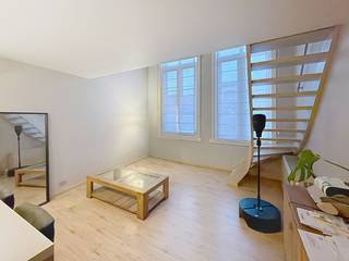 Op zoek naar een gezellige plek in Brugge? Dit appartement van 55m² biedt modern comfort in het historische centrum.Kenmerken:🛋️ Open keuken en...