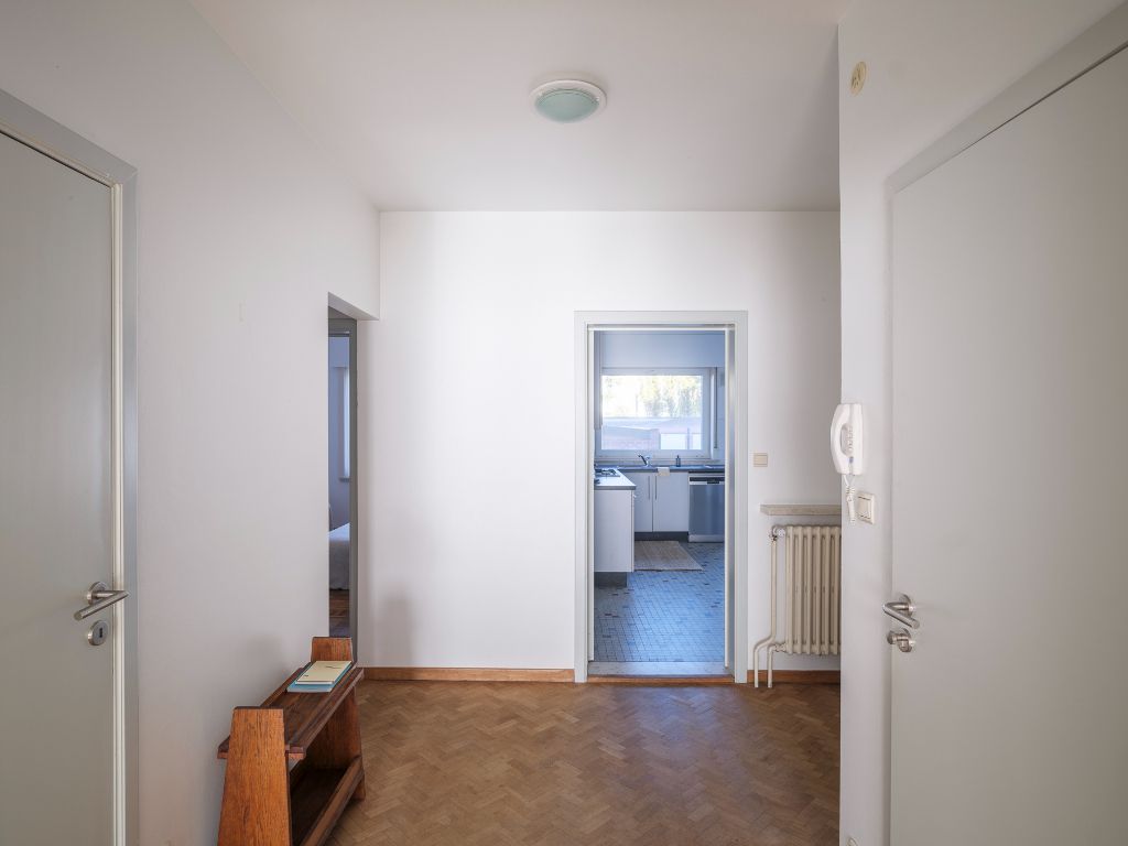 Een stijlvol appartement in de Sportstraat, met een warm mid-century karakter en hedendaags wooncomfort. - photo 5