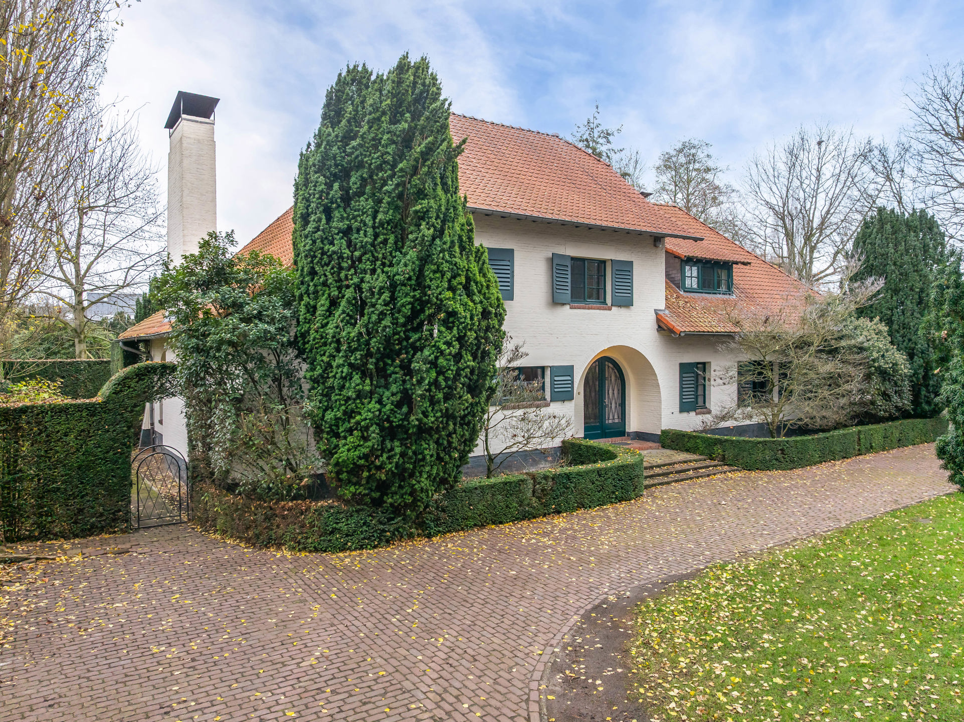 Stijlvolle villa met zwembad en uitzonderlijk potentieel - foto 2