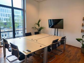 <p><span>Ces bureaux sont situés à seulement 100 mètres de la gare de Louvain et sont facilement accessibles en transports en commun, à vélo et en voiture. Le bâtiment dispose dun parking couvert avec des emplacements disponibles à la location en supplément. Deux bornes de recharge pour véhicules électriques sont également disponibles. Des espaces darchives ou de stockage supplémentaires peuvent également être loués.</span></p><p><span>Le loyer comprend notamment les charges, laccès à Internet, lutilisation de la salle de réunion et de la cuisine communes, le nettoyage des parties communes ainsi que divers frais dentretien. La quote-part du précompte immobilier est également incluse dans le loyer.</span></p><p><span>La durée du bail est négociable, avec des possibilités à partir dun an.</span></p><p><span>Pour plus dinformations ou pour organiser une visite, contactez-nous au 078/48 47 00 ou consultez notre site web : <span>https://www.ap-p.be</span></span><span>.</span></p>