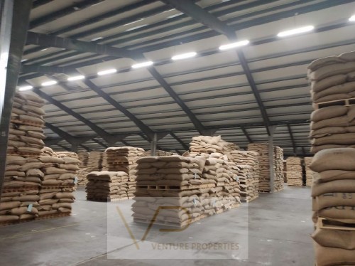 Magazijnruimte met kantoor te huur - photo 4