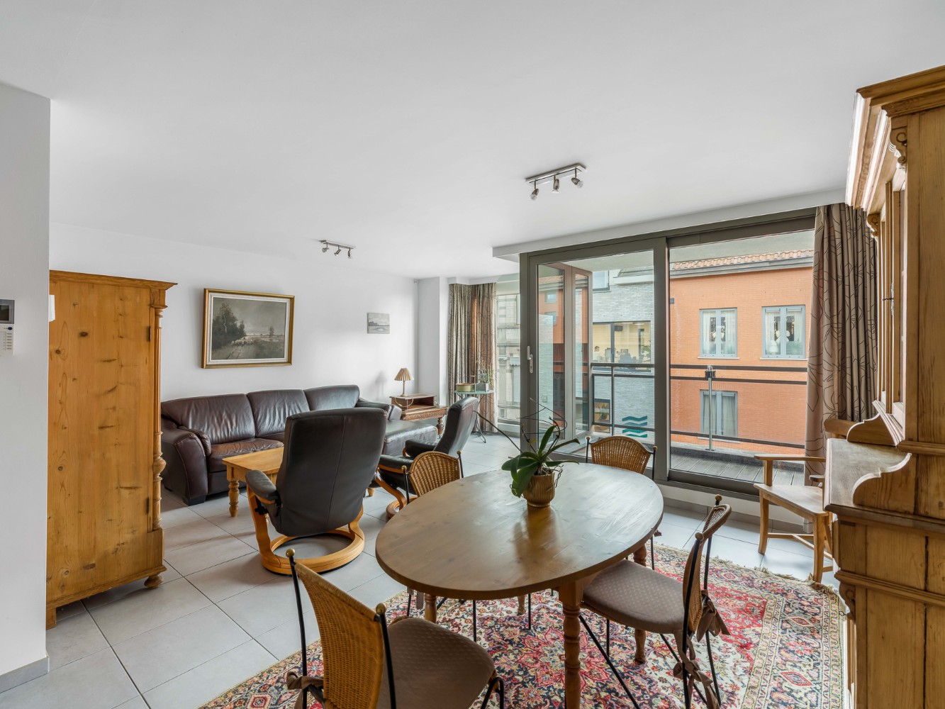 Centraal gelegen appartement met 2 slpk. en overdekt terras - foto 3