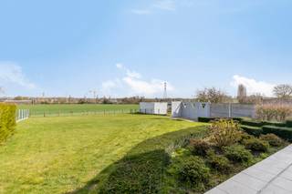 Charmant bungalow à rénover, situé sur un vaste terrain d'environ 10 ares, au calme au 47 Kraanstraat à Roosdaal (Borchtlombeek). Cette maison...