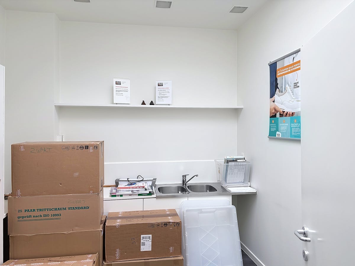 Trading house 132m² with office space 124m² - photo 4