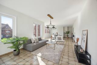 GRONDPLAN + 3D + FLOORPLANNER + VOLLEDIGE BESCHRIJVING OP DE WEBSITE www.bauwensvastgoed.be Ruim en Instapklaar Duplex Appartement met Dakterras...