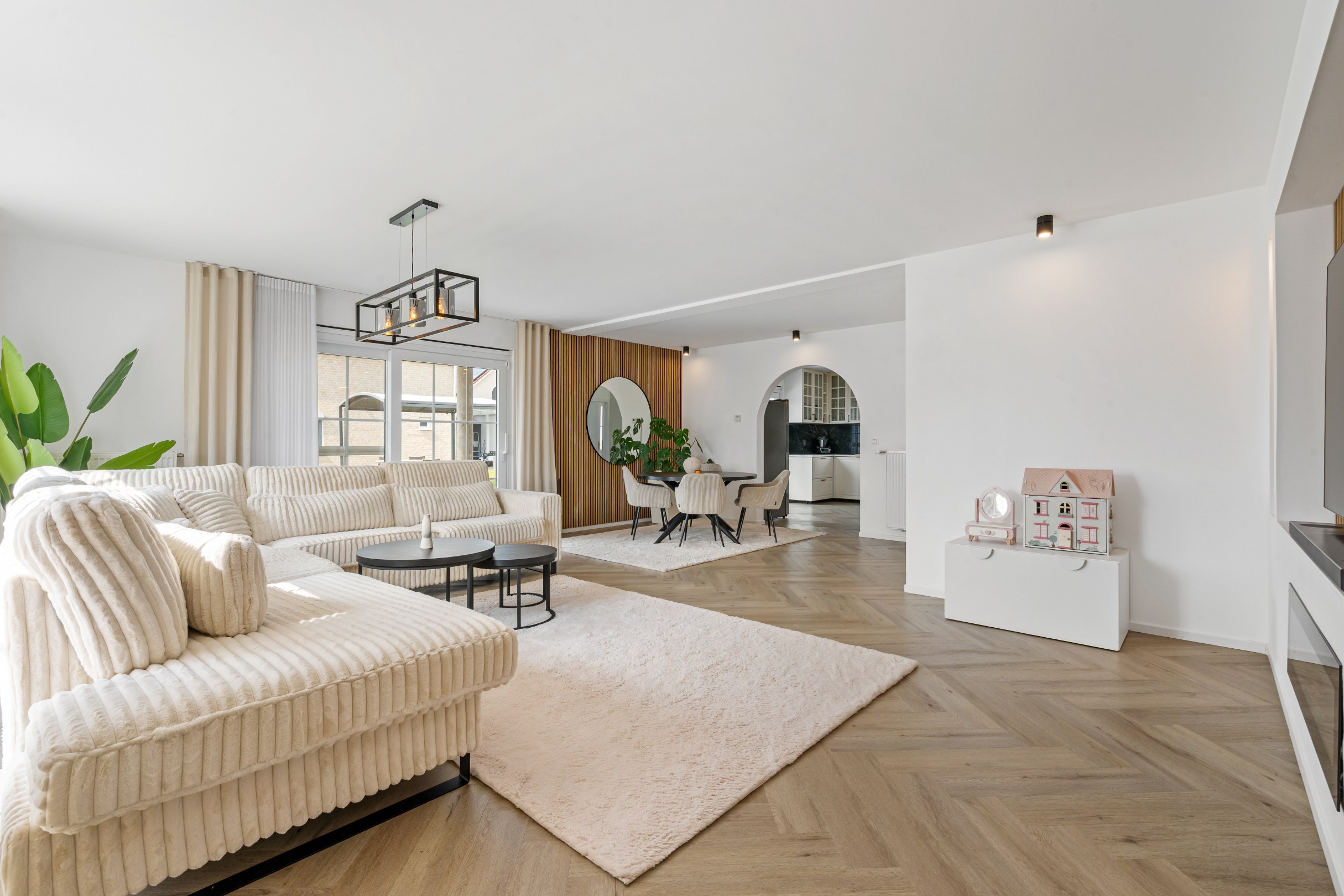 Ruime woning met 4 slpks en ingericht bijgebouw te Bocholt - foto 4