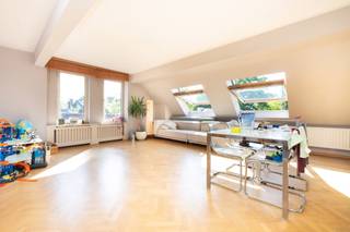 Idéalement situé dans un environnement résidentiel recherché, à proximité des commerces, transports, écoles et du parc Montjoie, ce...