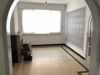<p><span>Maison spacieuse située en bordure de centre. Entrée, séjour, cuisine, wc, cour, salle de bains, 4 chambres, sous-sol. Libre le 01/08/2026. Eepc 304 kWh/m² - uc 2692862. Pour info ou visite 056.21.58.00 ou</span><span> www.immo-lvb.be, allez à la propriété et réservez le rendez-vous via le calendrier.</span></p>