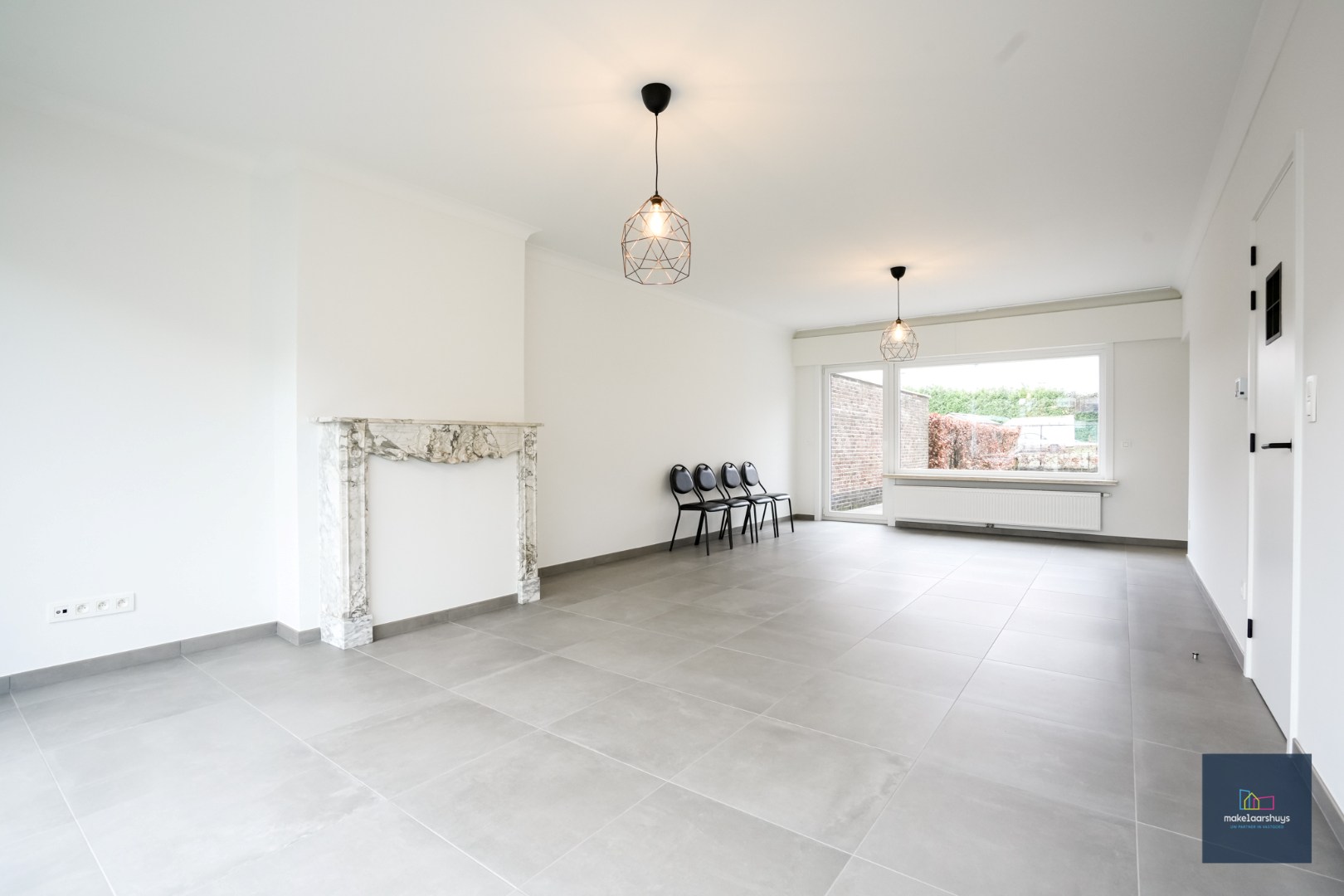 Instapklare eigendom met 3-slp.kamers garage en tuin - foto 2