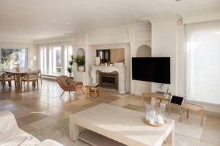 In de www.schepenlagaestraat9.be (url kopiëren en plakken indien doorklikken niet lukt) in Kortrijk stellen we jou graag deze alleenstaande...