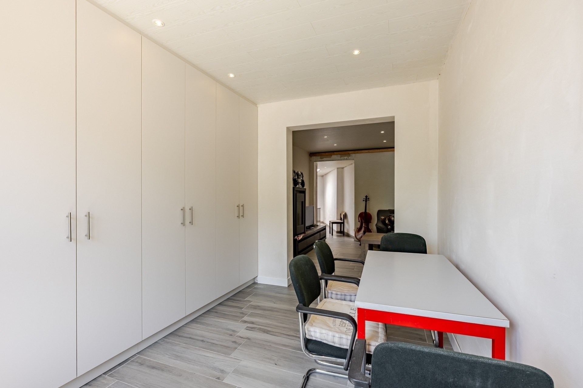 Recent gerenoveerde starterswoning op centrale locatie met 3 SLPKS - foto 3