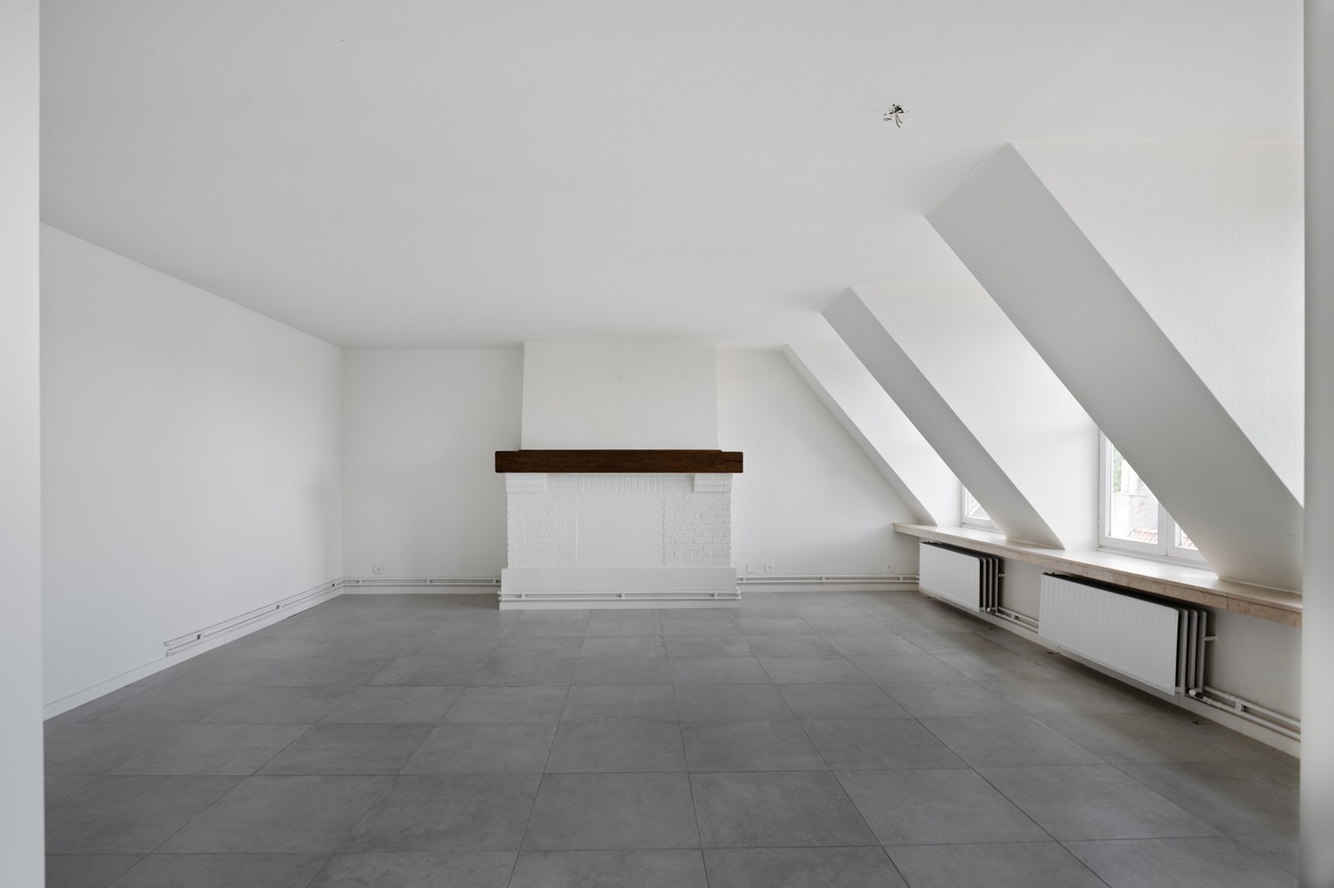 Lichtrijk, instapklaar dakappartement met 2 slaapkamers nabij het Zimmerplein in Lier! - foto 5