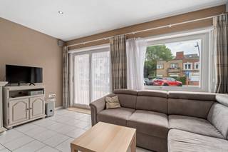 Koksijde : Dit recent gerenoveerde appartement is ideaal gelegen op het gelijkvloers, vlakbij het strand en alle voorzieningen. De woning...