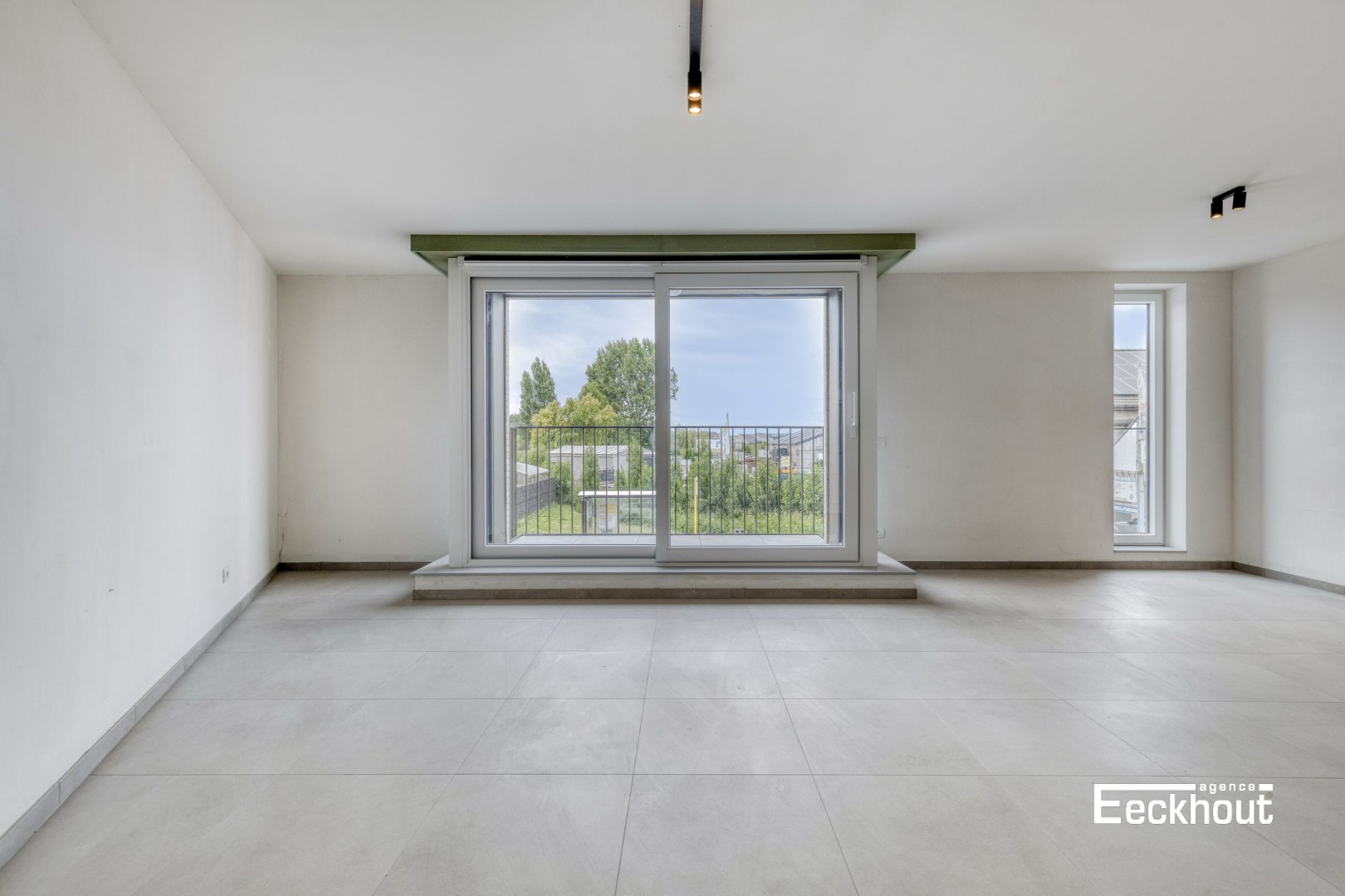 Nieuwbouwappartement met terras nabij alle voorzieningen te Bredene-Dorp! - foto 5