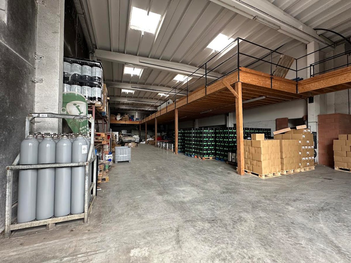 Warehouse with office for rent in Anzegem - photo 2