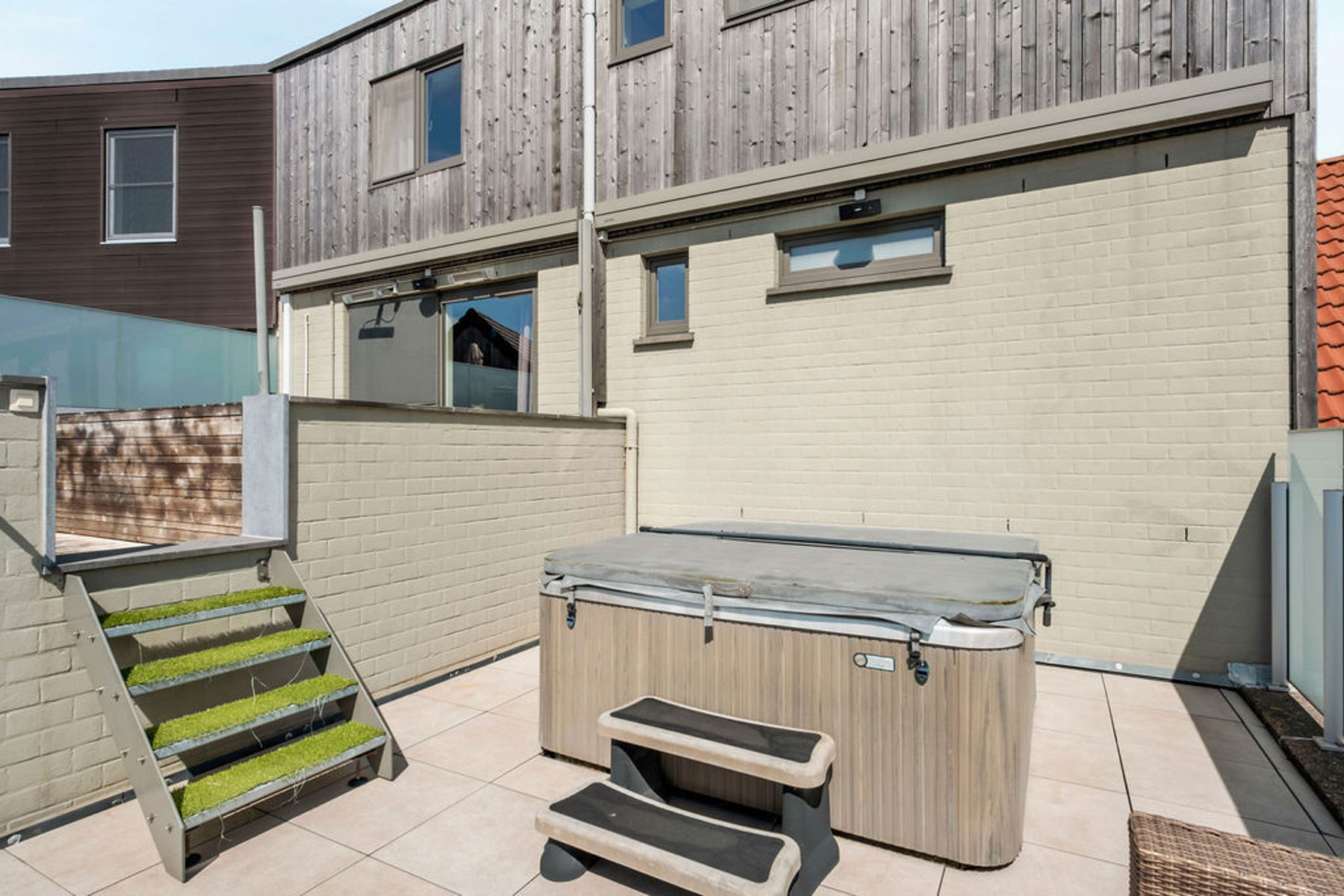 Instapklare woning met ruime garage/opslagplaats in Bredene. - foto 5