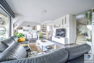 In Beernem bevindt zich dit ruime duplex-appartement van 111 m², gelegen op de derde verdieping van een kleinschalige residentie.<br />Grote lichtrijke leefruimte met bureauruimte en eetplaats, volledig ingerichte open keuken, die aansluit op het ruime zongericht terras<br />In de hal is er een praktische berging en een apart gastentoilet. Op de verdieping zijn er twee ruime slaapkamers en een badkamer met een ligbad, douche, toilet en lavabo.<br />Achteraan de residentie is er bovendien de mogelijkheid om een garagebox aan te kopen, - Garagebox: 36.000 euro<br /><br />RICHTPRIJS 329.000 EUR - De vermelde prijs is een richtprijs:, ieder bod wordt voorgelegd aan de eigenaars, die al dan niet kunnen ingaan op het voorstel.<br />
<div>
<div>
<div>
<div><span><span><span><span><span><span><span><span><span><span><span><span><span><span><span><span><span><span><span><span>Contacteer PERSPECTIEF VASTGOED – 7 op 7 bereikbaar – voor meer informatie of een bezoek.<br />Bel 050/550.750 of mail naar info@perspectiefvastgoed.be.</span></span></span></span></span></span></span></span></span></span></span></span></span></span></span></span></span></span></span></span></div>
</div>
</div>
</div>