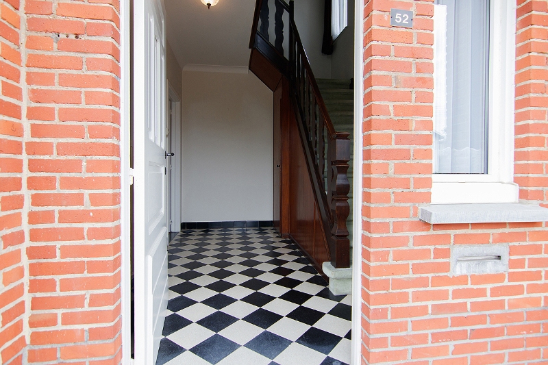 TRADITIONELE WONING VLAK BIJ DE STAD EN HET KANAAL - foto 4