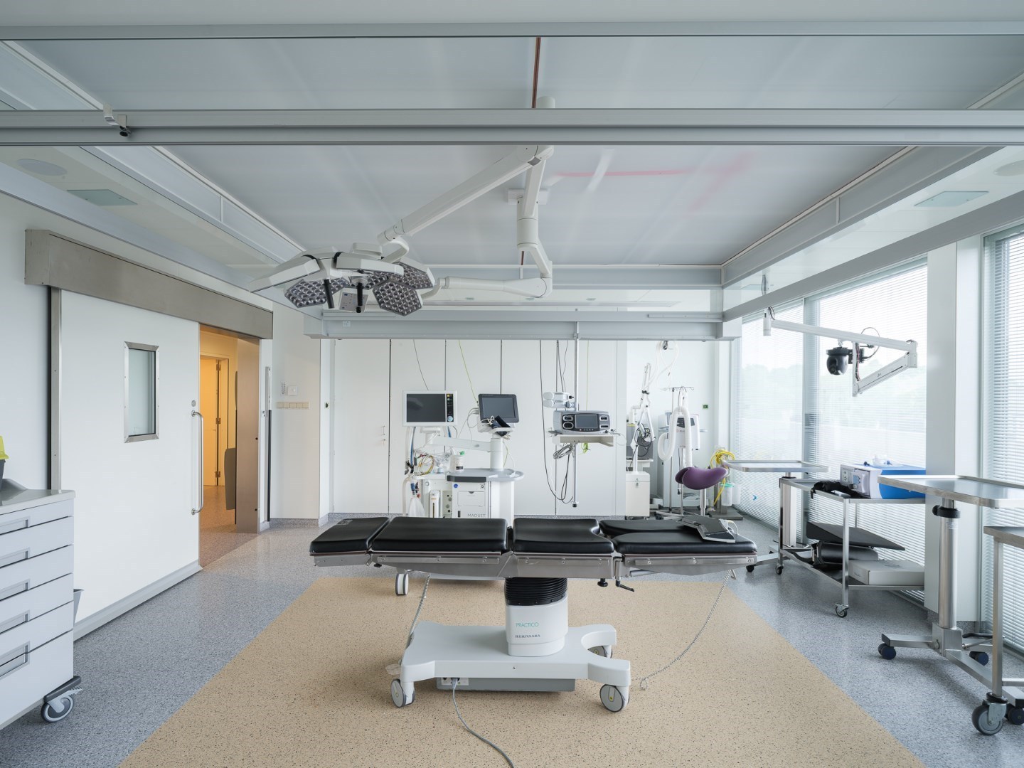 Opportunité d'investissement unique au cœur de Sint-Martens-Latem - Clinique privée prête à l'emploi et équipée professionnellement - photo 2