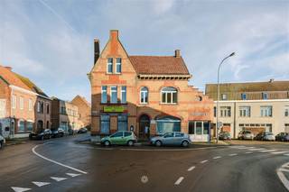 AMOUGIES – Bent u op zoek naar een dubbele woning met enorm renovatie- en investeringspotentieel?Misschien is dit pand dan wel iets voor u! De...