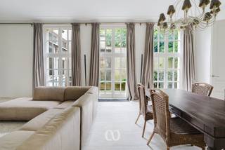 SIGN UP FOR THE FIRST VISIT MOMENT OF MONDAY 8 JUNE VIA OUR WEBSITE!Are you looking for a characterful gentleman's residence with a unique city...
