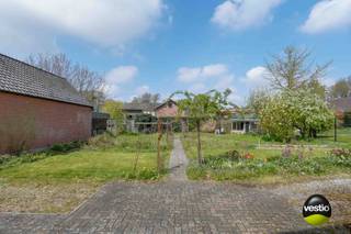  RUSTIG GELEGEN WONING OP 9,64 AREDeze woning boordevol potentieel is gelegen op een rustige locatie langs de Donkstraat, een zijstraat van de...