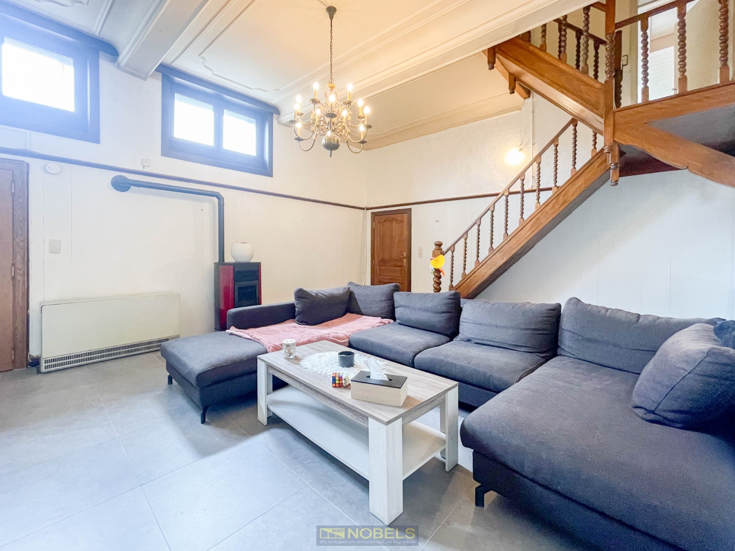 Te koop, verrassend ruime stadswoning met gezellig koertje te Ronse - foto 3