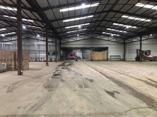 Commercial for rent in Boom