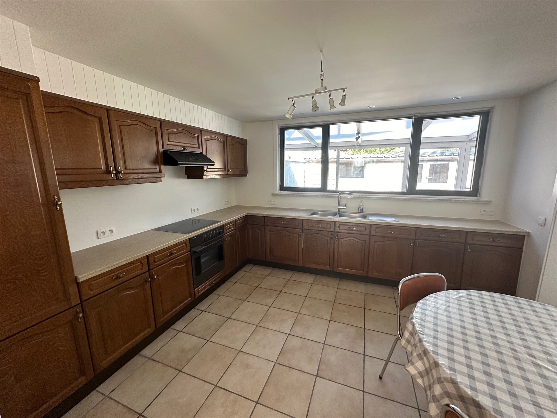 Ruime woning met 3 slaapkamers en groot terras - foto 4