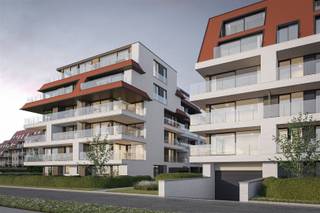 <p><span>Te koop: Subliem Hoekappartement met Groot Hoekterras!</span></p><p><span> </span></p><p><span>Ontdek dit prachtige hoekappartement op de eerste verdieping, gelegen aan de rustige Dienstweg. Met twee volwaardige slaapkamers en een enorm hoekterras is dit de ideale plek om te genieten van comfort en stijl. De grote raampartijen zorgen voor een overvloed aan natuurlijk licht, waardoor elke ruimte tot leven komt. Dit is de laatste kans om een appartement van dit type te bemachtigen!</span></p><p><span>Indeling van het appartement:</span></p><p><span> </span></p><ul><li><span>Inkomhall</span><span> met praktische vestiaire</span></li><li><span>Moderne keuken</span><span> met eetgedeelte</span></li><li><span>Ruime woonkamer</span><span> die naadloos aansluit op het terras</span></li><li><span>Supergroot hoekterras</span><span> met handige terrasberging, perfect voor buitenentertainment</span></li><li><span>Glazen deur naar nachthall</span><span> voor extra privacy</span></li><li><span>Nachthall</span><span> met apart toilet</span></li><li><span>Twee ruime slaapkamers</span><span> die uitgeven op een zijterras, ideaal voor een rustige nachtrust</span></li><li><span>Luxe badkamer</span><span> voor optimaal comfort</span></li><li><span>Berging</span><span> voor extra opslagruimte</span></li><li><span> </span></li></ul><p><span>Dit appartement biedt niet alleen een ideale woonomgeving, maar ook een fantastische buitenruimte voor ontspanningen en plezier. </span></p><p><span> </span></p><p><span>Mis deze unieke kans niet! </span></p><p><span> </span></p>