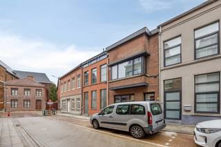 Cet appartement duplex avec terrasse est idéalement situé au centre de Diest et offre une combinaison parfaite de confort moderne et...