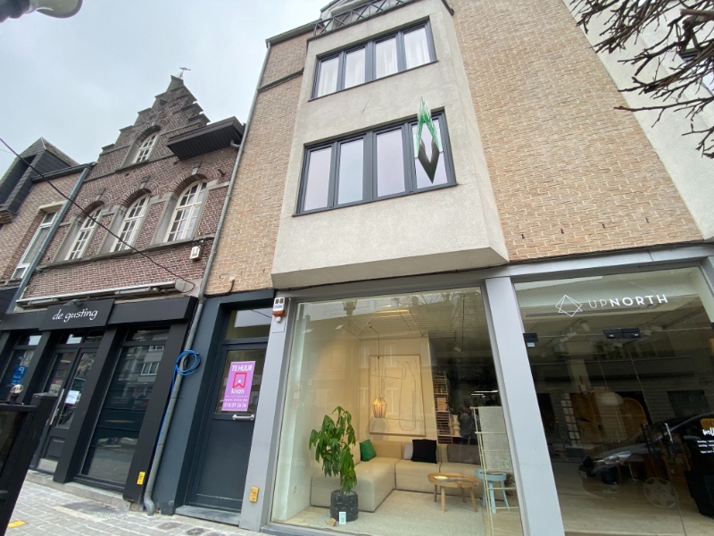 Ruim 1 slaapkamer appartement met gezellig terras in het centrum van Geel - foto 2