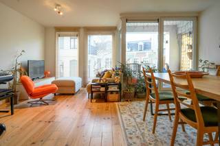 Gezellig 2-slaapkamer appartement te koop in BorgerhoutGelegen in de gekende “Driehoek” met straten als Van Geertstraat, Dodoensstraat en...