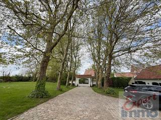 ✨ Uiterst exclusief landhuis op 3 hectare met adembenemende verzichten te Sint-Denijs (Zwevegem)✨Bent u op zoek naar absolute privacy, rust en een...