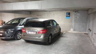 Parking space for small to medium-sized cars on level -2 accessible via a new car lift from 2023 with a load capacity of up to 4100 kg. Located in a side street off Dumortierlaan, close to Ijzerpark.<br /><br /><br /><br /><span><strong>Sale subject to conditions; See www.more.be, "attachments" and subject to availability.</strong></span>