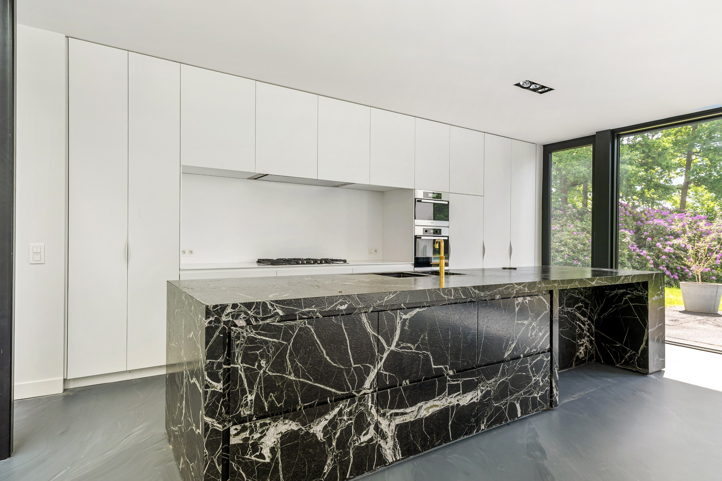 Prachtig gerenoveerde villa met zwembad - foto 4