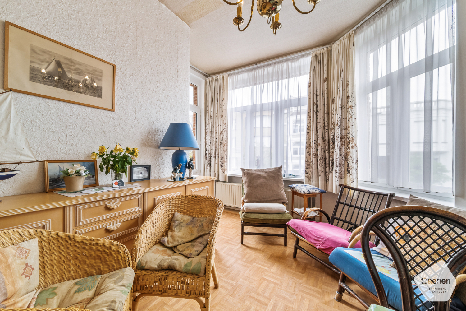 Te renoveren twee slaapkamer appartement op gunstige locatie - foto 1