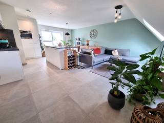 Welkom in dit prachtig afgewerkte appartement, ideaal gelegen in de dorpskern van Booischot, nabij bakker, SPAR winkel, busverbinding en...