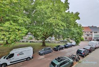 <p>This characterful home in Schoten offers 189 m² of living space on a 195 m² plot. Authentic wooden beams, large windows and cozy furnishings and views of the green square immediately create a warm and homely feeling.<br />The open living space flows harmoniously into the modern, fully equipped kitchen with high-quality built-in appliances and ample storage space. The adjacent dining area provides the ideal setting for atmospheric dinners with family and friends. The living area overlooks the quiet, green square where children can still play carefree.<br />The house currently has 2 bedrooms and thanks to the many multifunctional spaces there are plenty of opportunities to create additional rooms or workspaces. So you can tailor the layout entirely to your own wishes and family situation.<br />At the back is a low-maintenance garden where you can enjoy peace and quiet or have a nice barbecue. In addition, there is a spacious garage with a large multipurpose room, an absolute asset in this neighborhood.<br />Thanks to the quiet location, combined with the proximity of stores, schools and public transportation, here you can enjoy the best of both worlds: comfort, charm and a prime location.<br />👉 A visit to this home will undoubtedly convince you!</p>