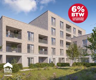 <p>Nieuwbouwappartement met 2 slaapkamers te koop in Geel.</p>

<p> </p>

<p><strong>Kopen aan 6% BTW? Dat kan hier, zowel voor investeerders als voor eigen bewoning!</strong></p>

<p><strong>Meer informatie over de voorwaarden via ons kantoor.</strong></p>

<p> </p>

<p>Ontdek het nieuwe, bruisende woonproject, <strong>Geel Villa Spoorbloem</strong>, pal in het levendige centrum van Geel! Met <strong>38 moderne wooneenheden</strong>, variërend van <strong>studio's</strong> tot <strong>1-, 2- en 3-slaapkamer appartementen</strong>, bieden wij een divers aanbod voor een breed publiek. Duurzaamheid staat centraal in dit nieuwe project, zonder te moeten inboeten aan comfort. Een <strong>e-peil van 20 of lager</strong> wordt gegarandeerd. </p>

<p>De ideale uitvalsbasis voor wie <strong>mobiliteit</strong> belangrijk vindt, Villa Spoorbloem is gunstig gelegen in het <strong>hart van het centrum</strong>, op enkele minuten stappen van <strong>winkelstraten</strong> en het <strong>station</strong>. Voorzien van <strong>ruime terrassen</strong> en <strong>gelijkvloerse, gezellige en privatieve tuinen </strong>, bieden onze appartementen een unieke leefomgeving. Bovendien creëren we een <strong>oase van rust</strong> met een <strong>mooie collectieve daktuin</strong>, perfect om te ontspannen, te genieten en buren te ontmoeten.</p>

<p> </p>
