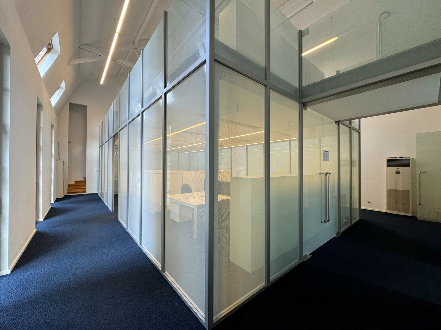 Commercial for rent in Sint-Martens-Latem - photo 4