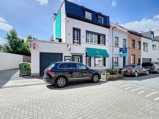 Sale in the form of a transfer of shares : 3-front building +/- 400 m² on 3.79 a. oriented S/W. Originally a single-family house, converted in...