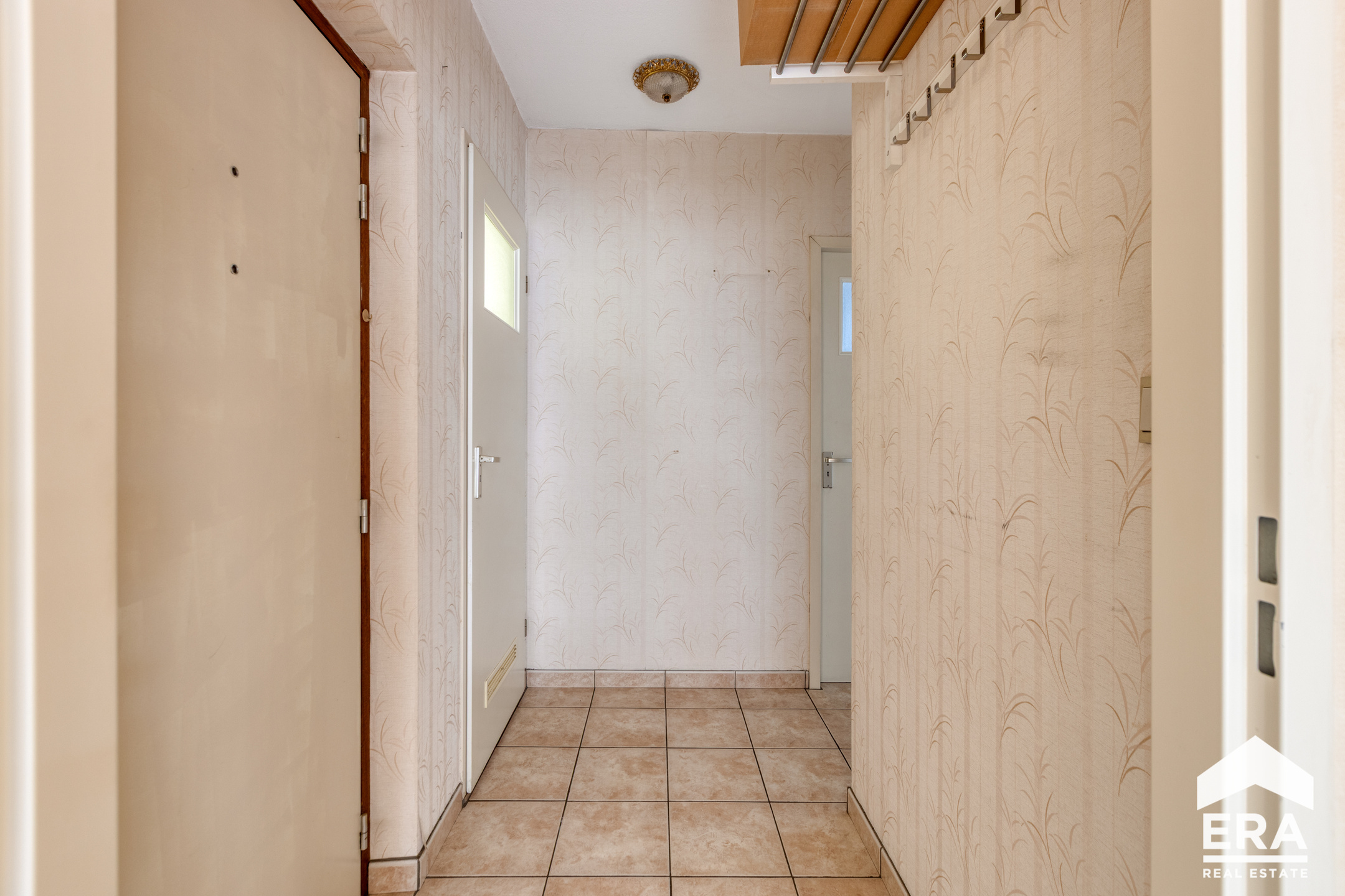 Op te frissen appartement te koop in Lommel! - foto 3