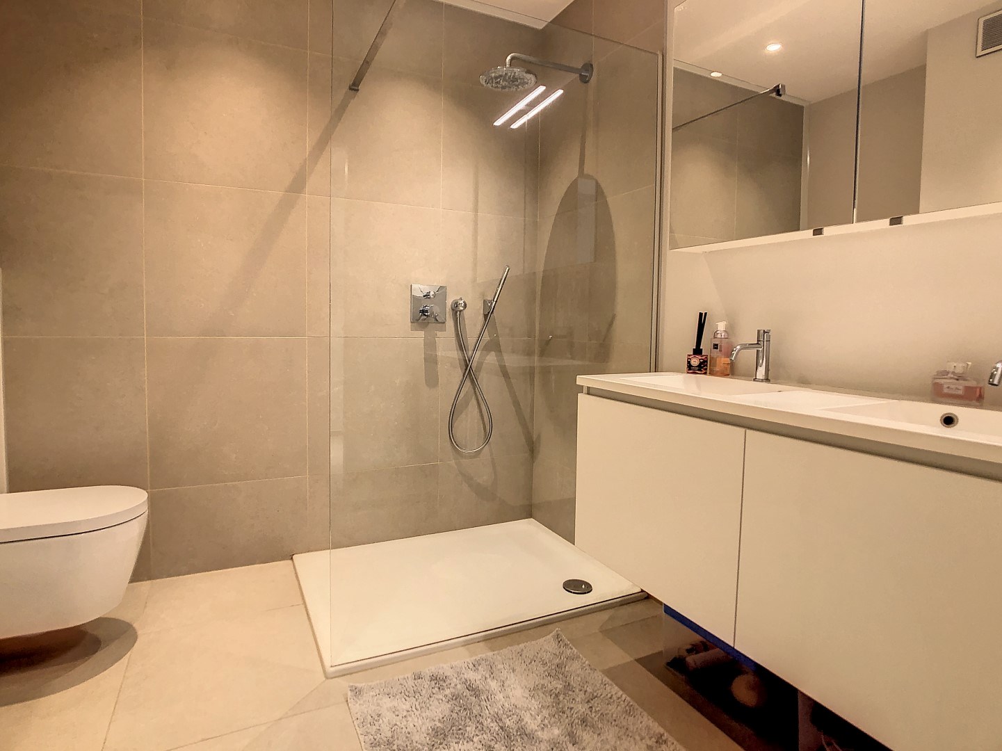 Appartement gelegen op het marktplein van Staden - foto 4